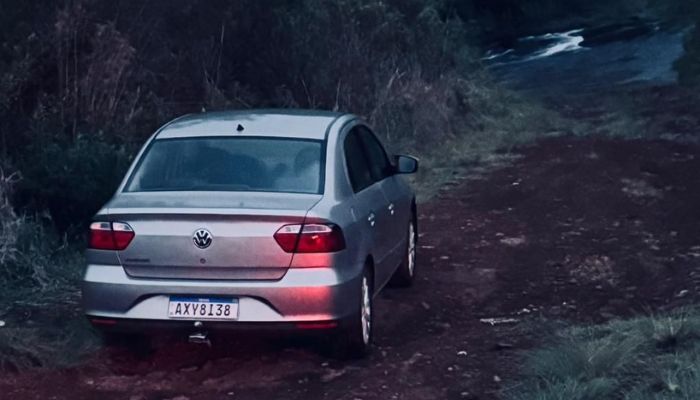 Pinhão - Veículo furtado em Cantagalo é encontrado às margens do Rio Quadrado